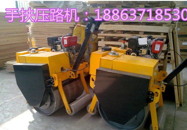 中國(guó)工程機(jī)械新銳 山東省鼑城機(jī)械設(shè)備公司大輪手扶壓路機(jī)引領(lǐng)高效施工
